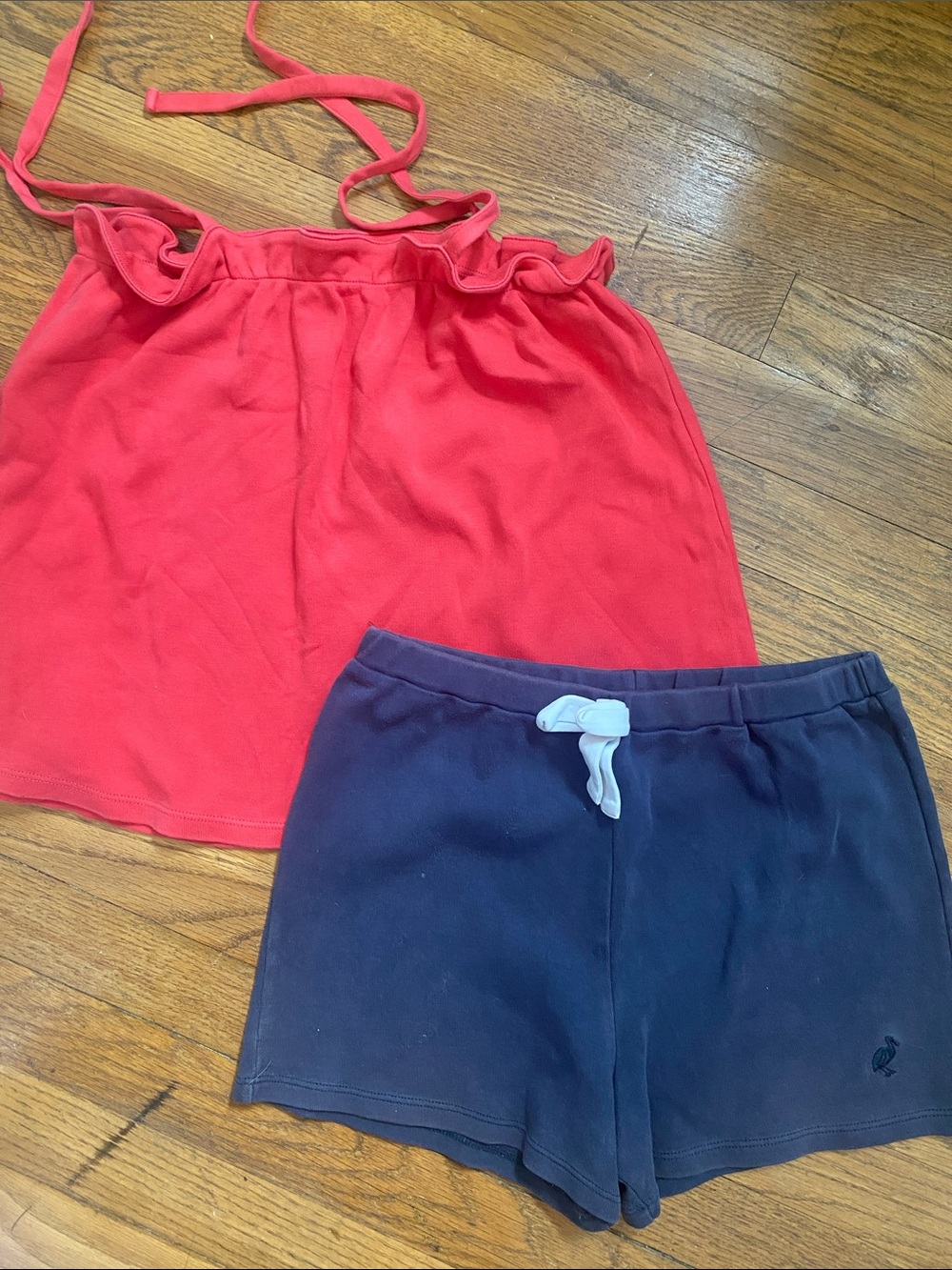 Beaufort Bonnet Company red tie shoulder top and navy pull on shorts girls sz 12